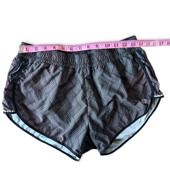 PrAna Women’s Plum Grey Patterned Brief Lined Running Shorts, Large - Picture 8 of 8